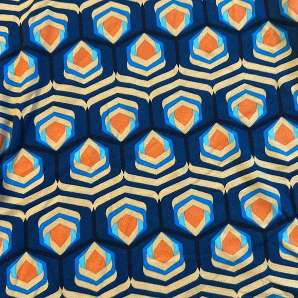 Lularoe Randy tee - Picture 2 of 4